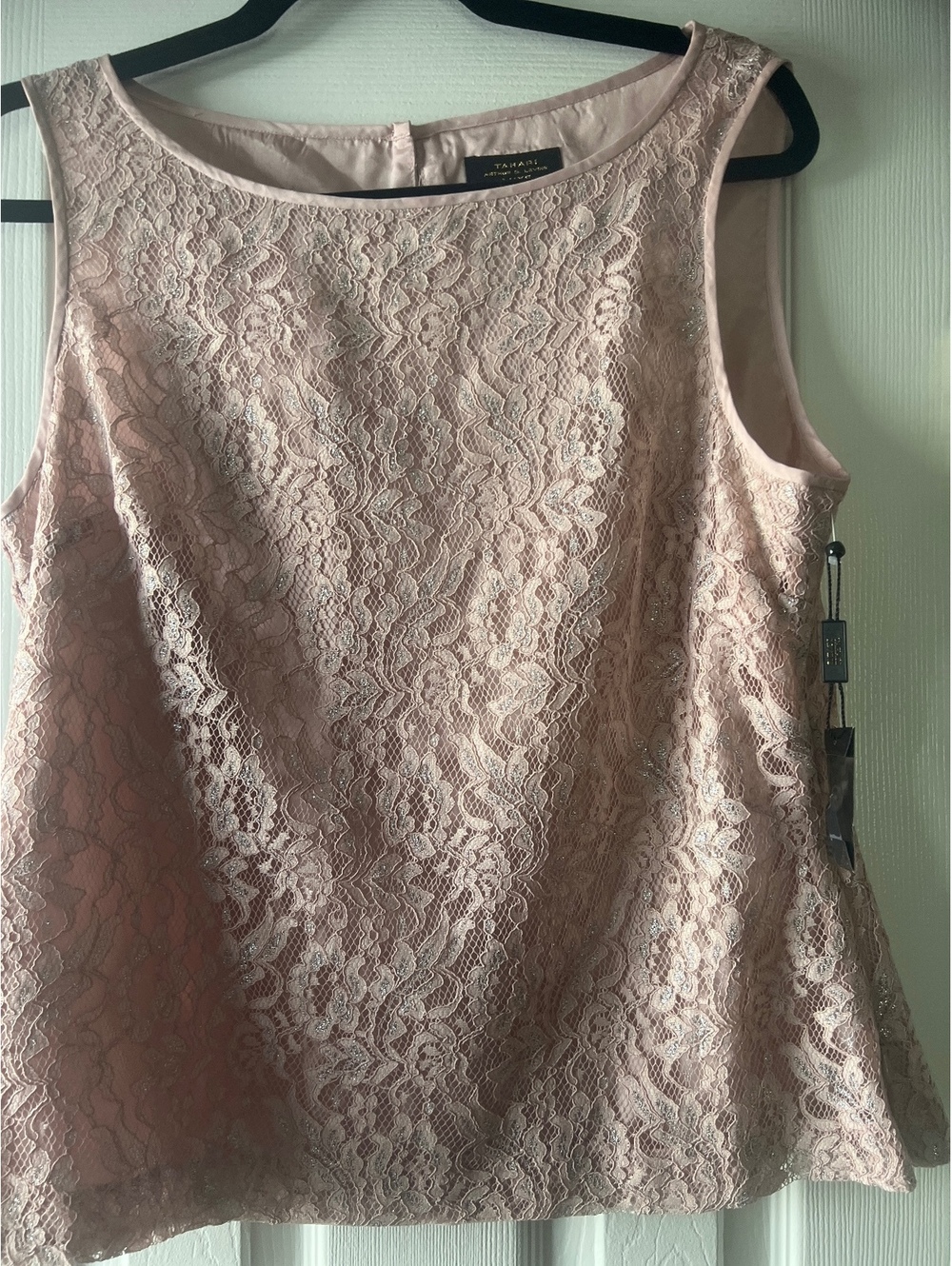 Tahari Arthur S. Levine Luxe Women's Medium Pink Lace Sleeveless Top